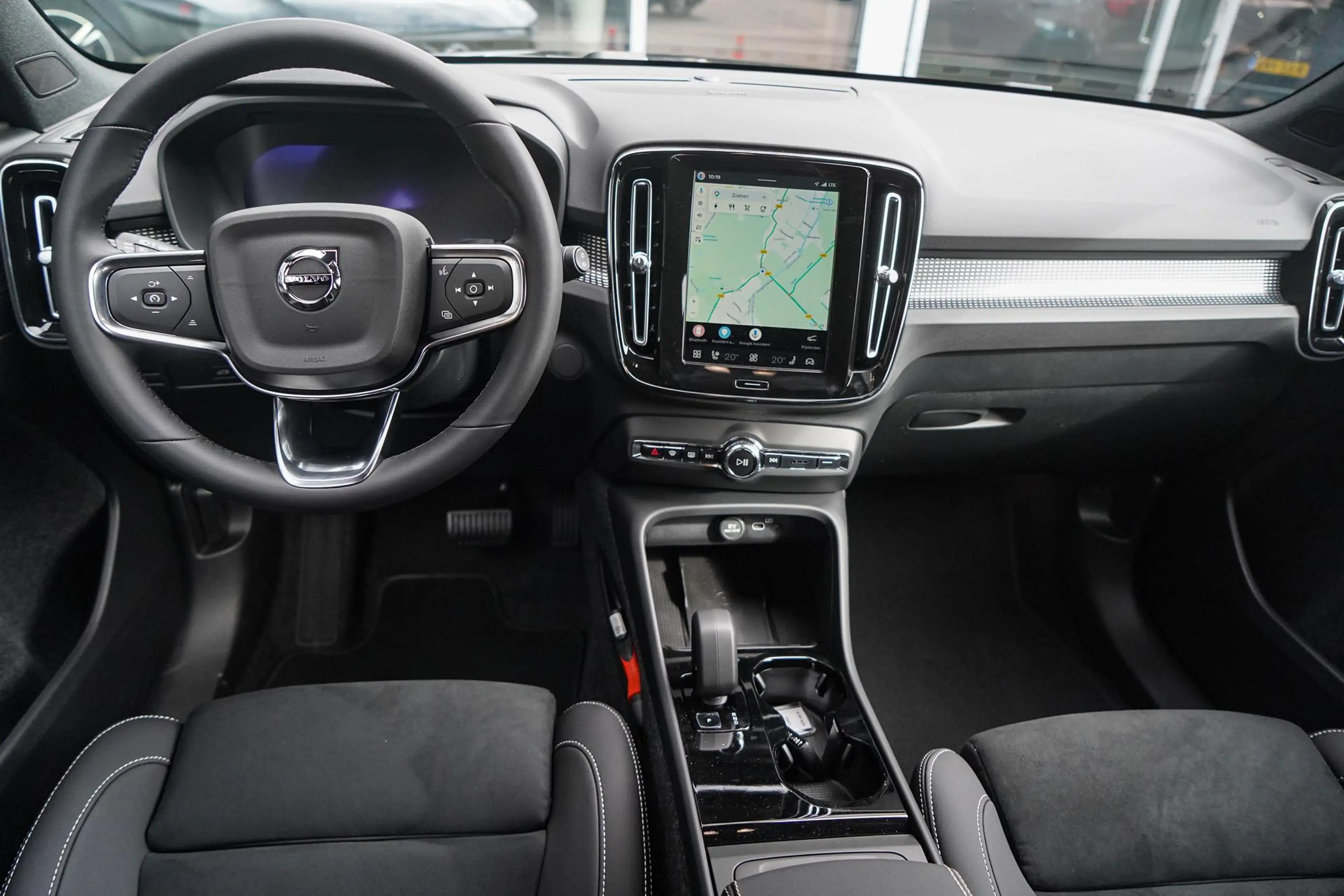 Volvo EX40 Single Motor Extended Range Plus Europa 82 kWh | E — photo 13