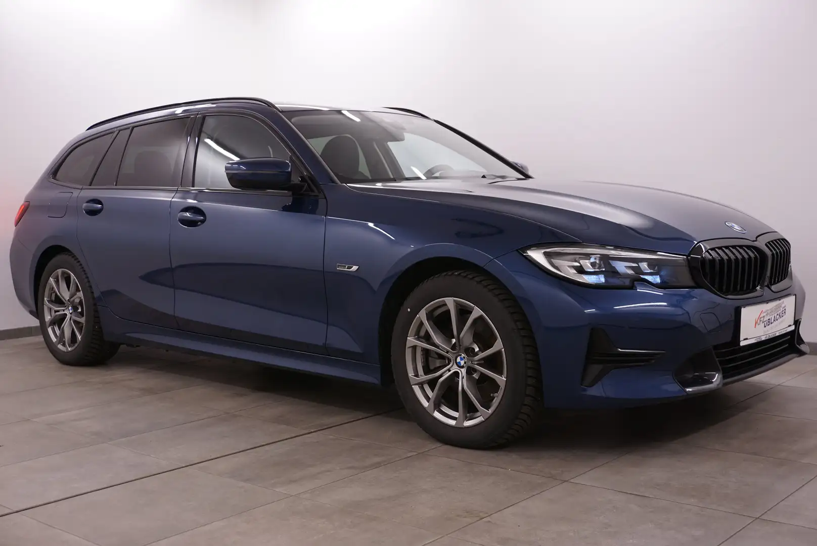 BMW 320 e Sport Line // M-Lenkrad // Soundsystem // Blau - 1