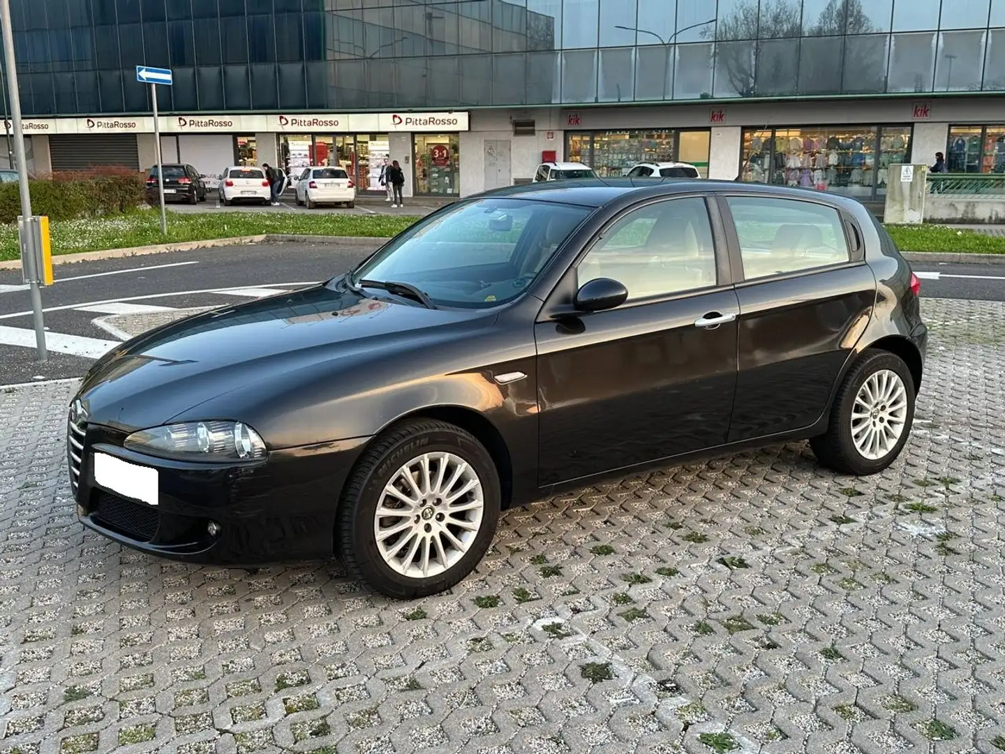 Alfa Romeo 147 147 5p 1.9 jtd Distinctive 115cv Brązowy - 1