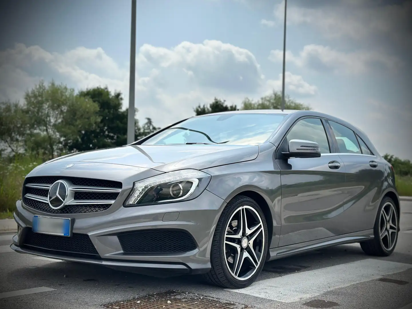 Mercedes-Benz A 180 Premium Amg Grigio - 1