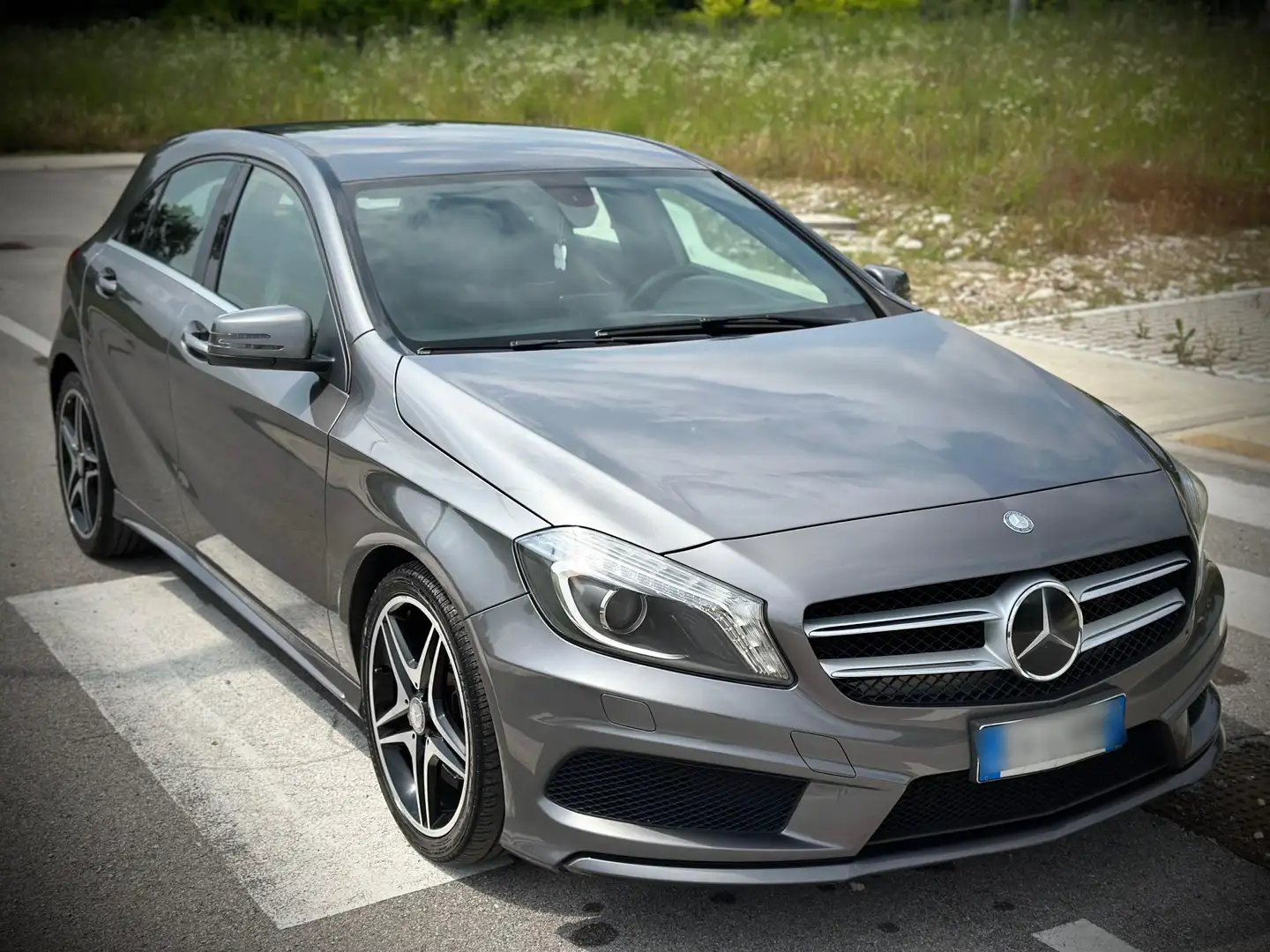 Mercedes-Benz A 180 Premium Amg Grigio - 2