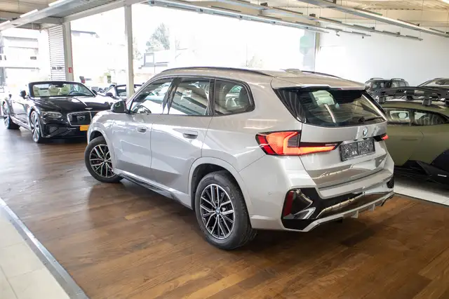 BMW X1 view 5