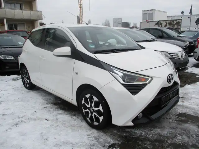 Toyota Aygo AYGO x-play connect Automatik