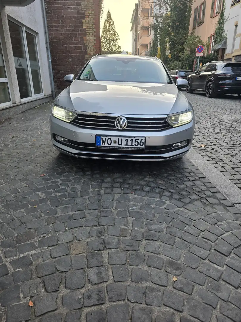 Volkswagen Passat 2.0 TDI SCR (BlueMotion Technology) 4Motion Comfor - 1
