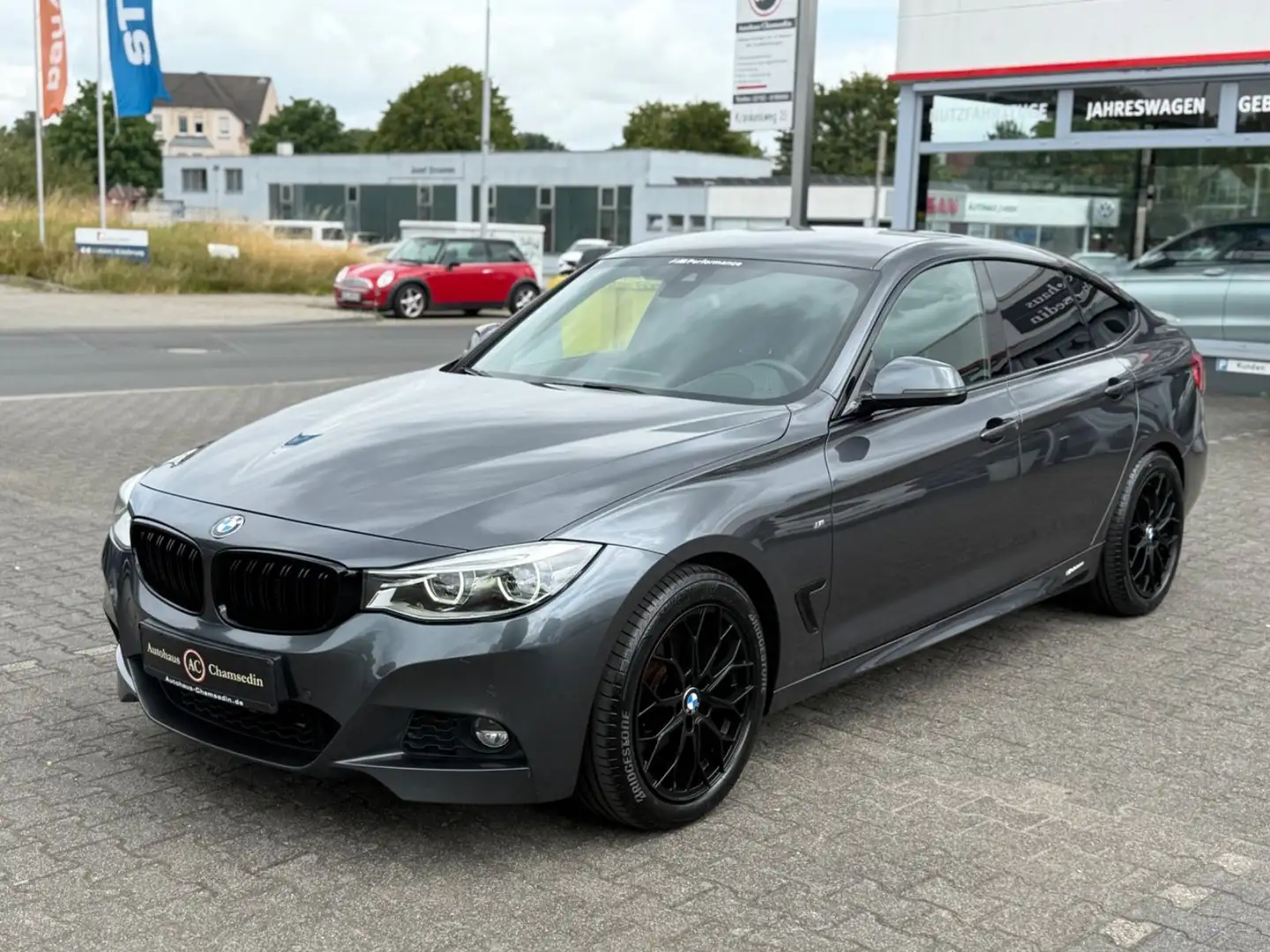 BMW 330 xDrive M-Sport Grau - 2