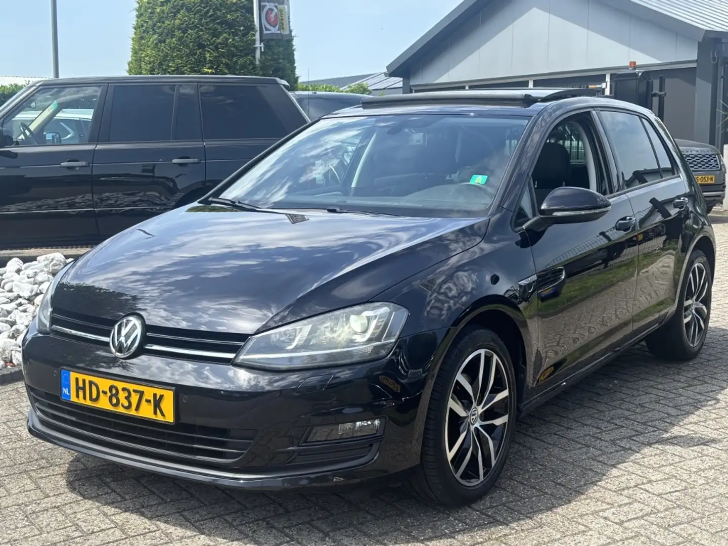 Volkswagen Golf 1.6 TDI Highline Automaat DSG 2014 Panodak Zwart - 1