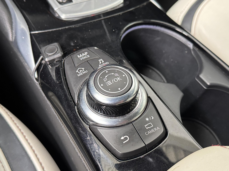 Infiniti Q30 1.6t Premium Tech | Navigatie | 360° Camera | Trek — photo 37