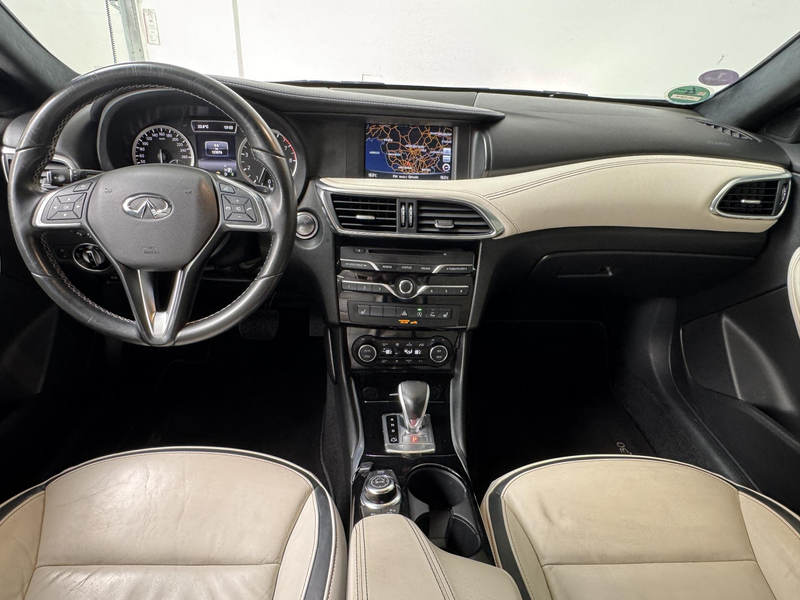 Infiniti Q30 1.6t Premium Tech | Navigatie | 360° Camera | Trek — photo 3