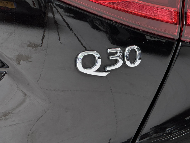 Infiniti Q30 1.6t Premium Tech | Navigatie | 360° Camera | Trek — photo 12