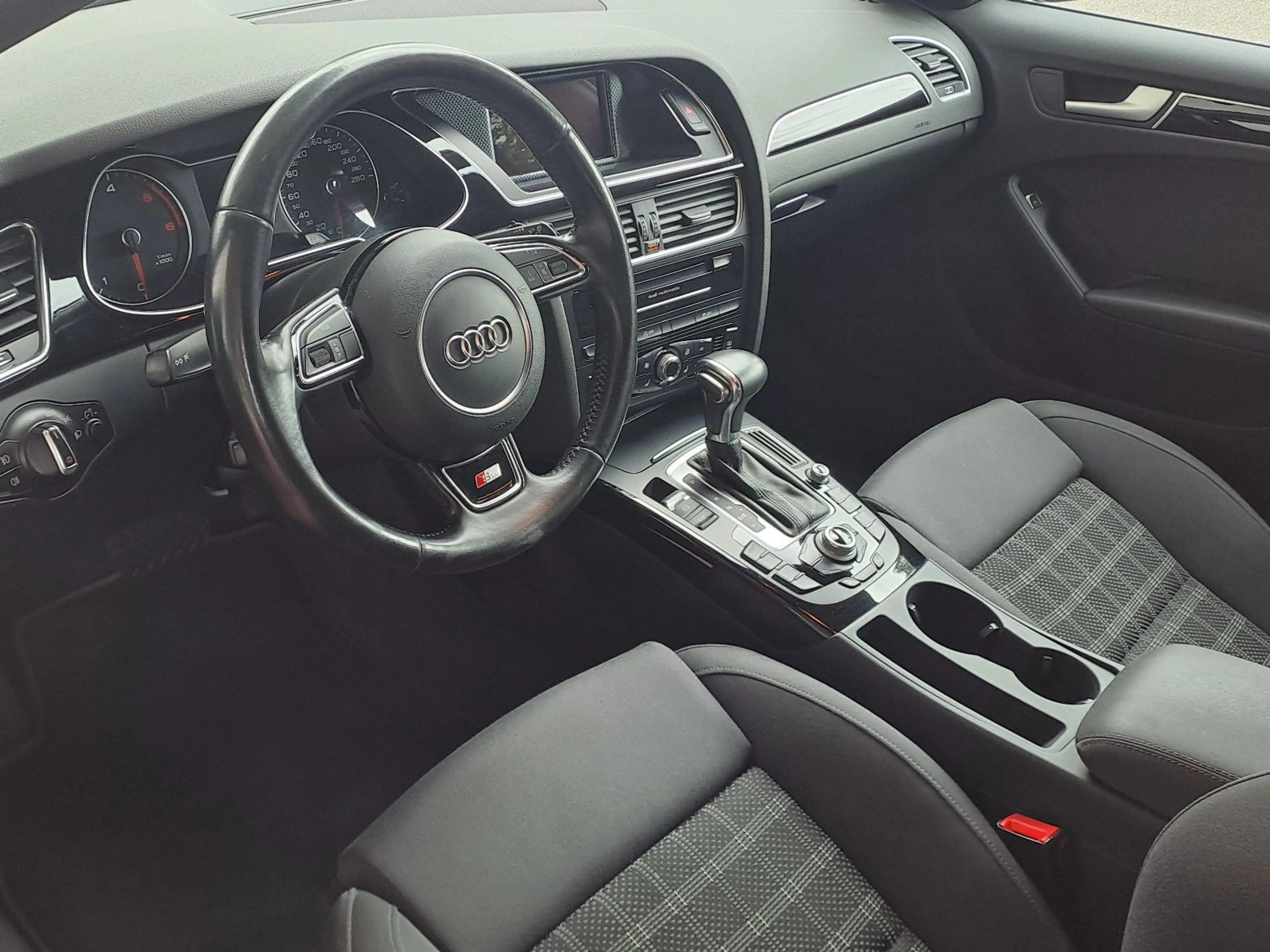 Audi A4 Avant 2.0 TDI S line - Top-Zustand — photo 9