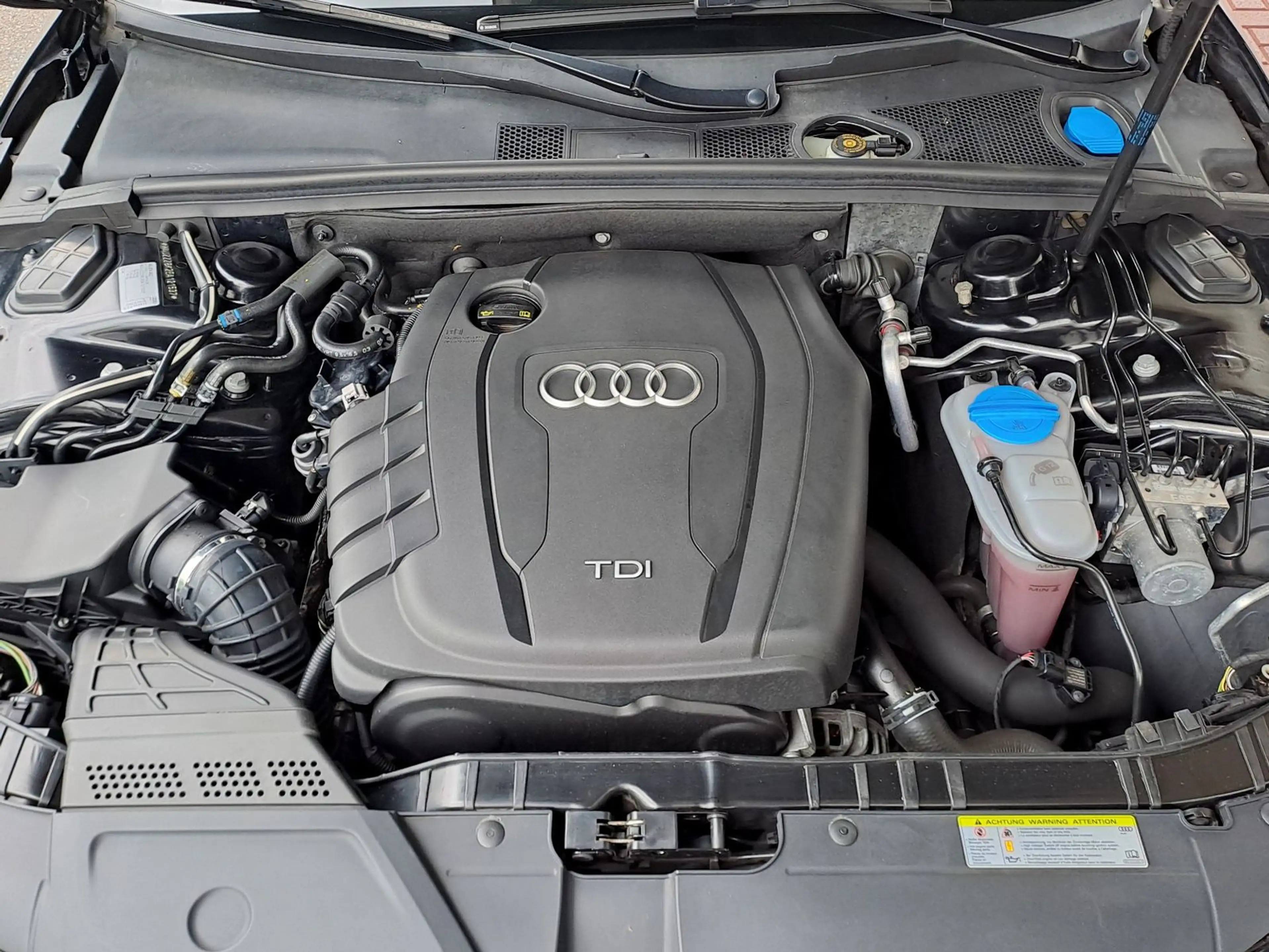 Audi A4 Avant 2.0 TDI S line - Top-Zustand — photo 14