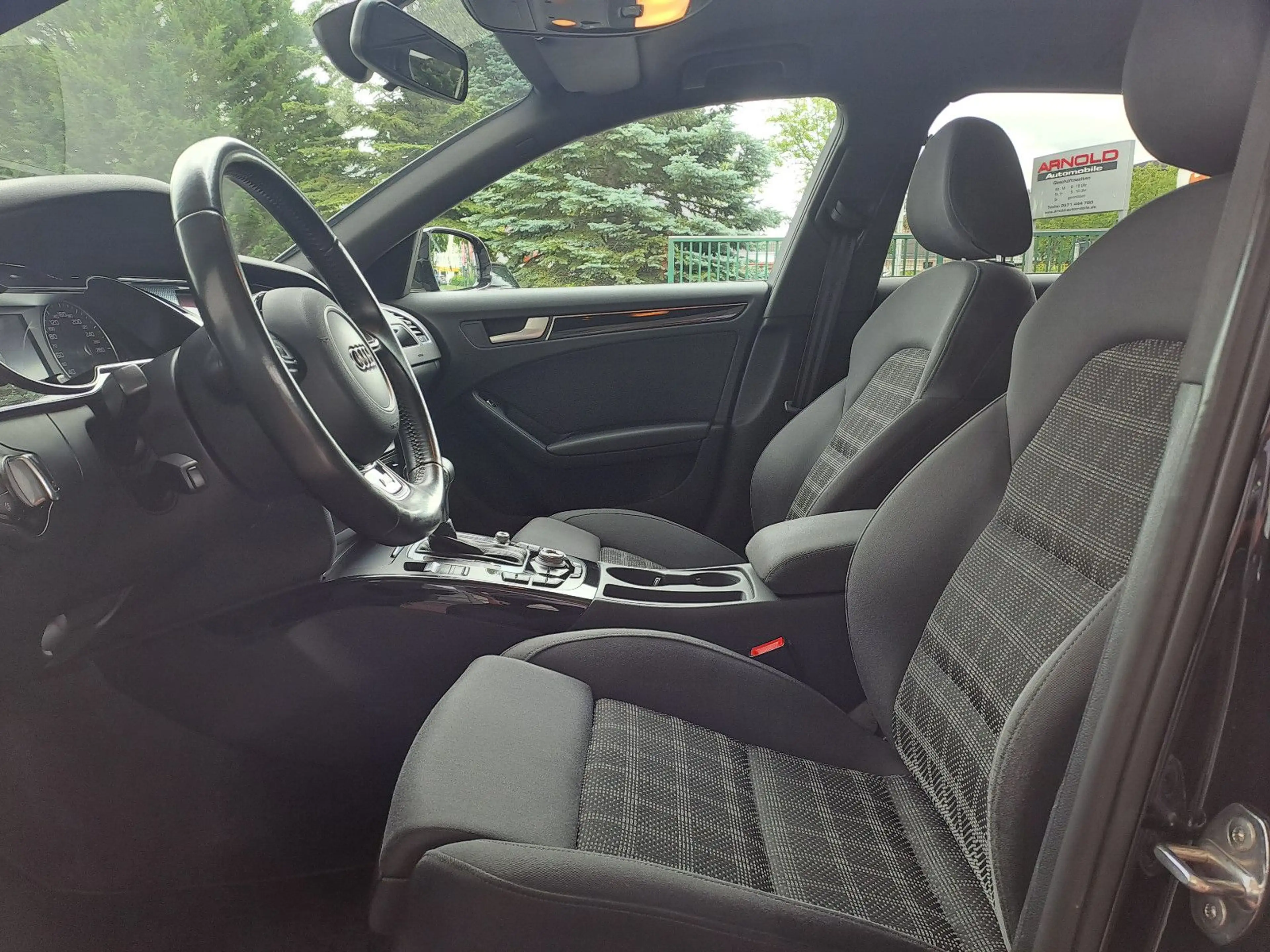 Audi A4 Avant 2.0 TDI S line - Top-Zustand — photo 10