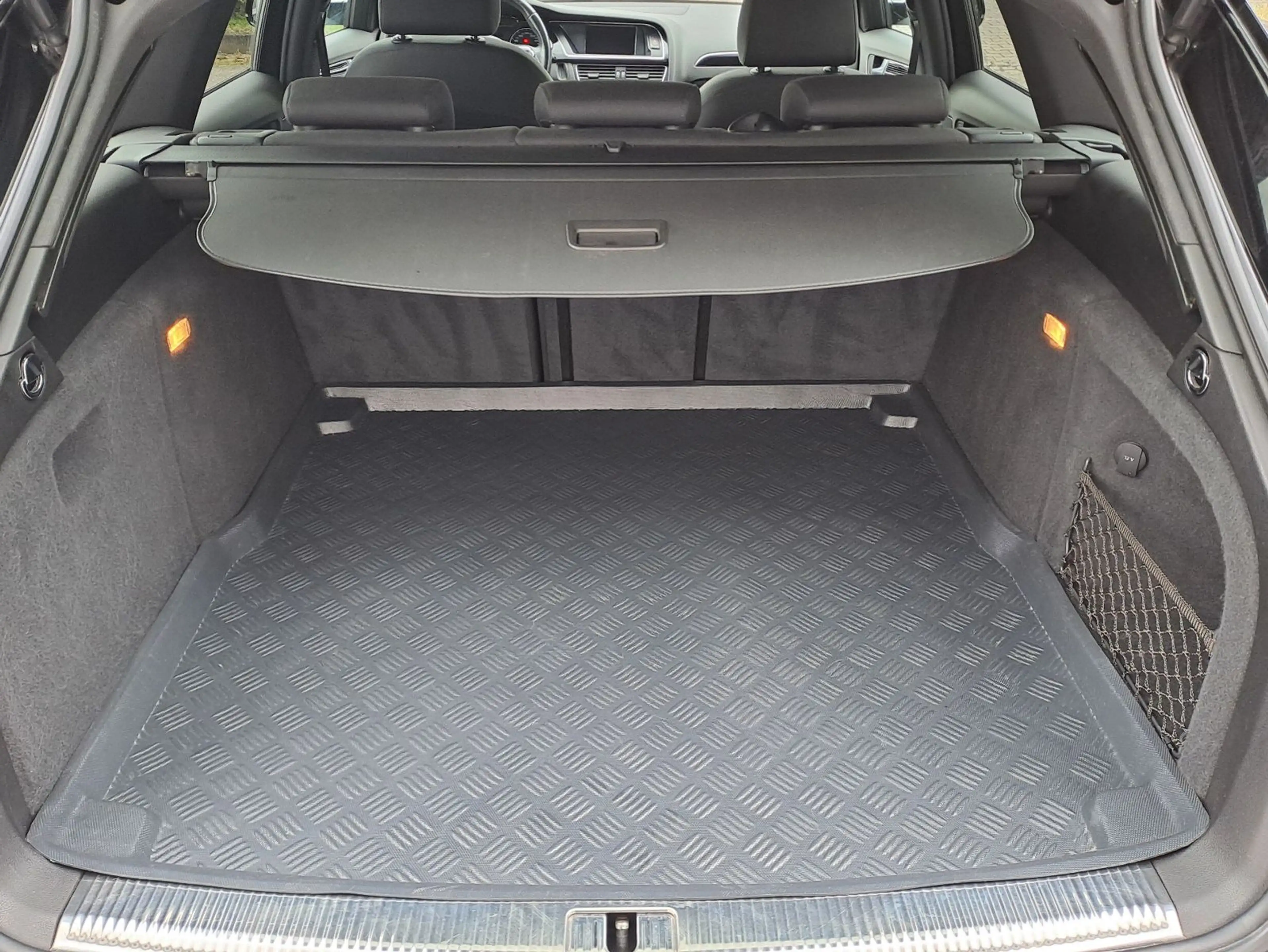 Audi A4 Avant 2.0 TDI S line - Top-Zustand — photo 13