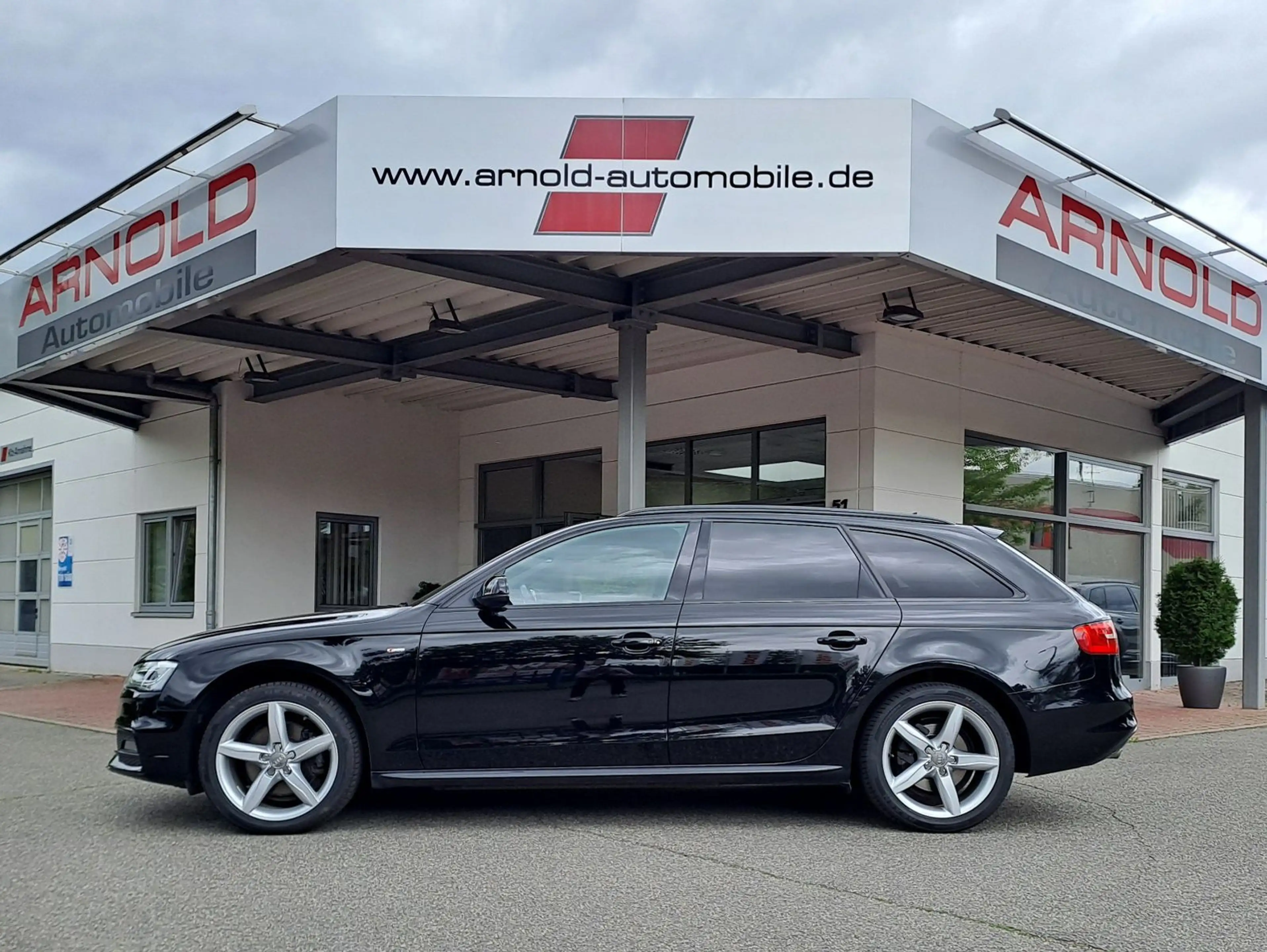 Audi A4 Avant 2.0 TDI S line - Top-Zustand