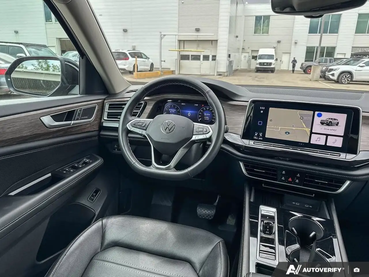 Volkswagen Atlas снимка Volkswagen Atlas
