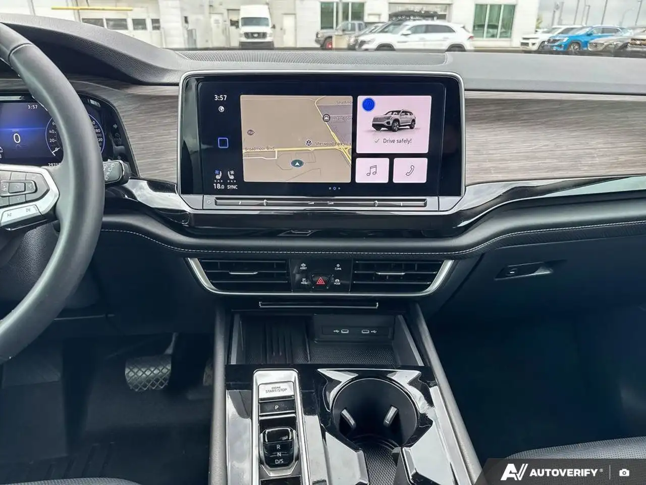 Volkswagen Atlas снимка Volkswagen Atlas