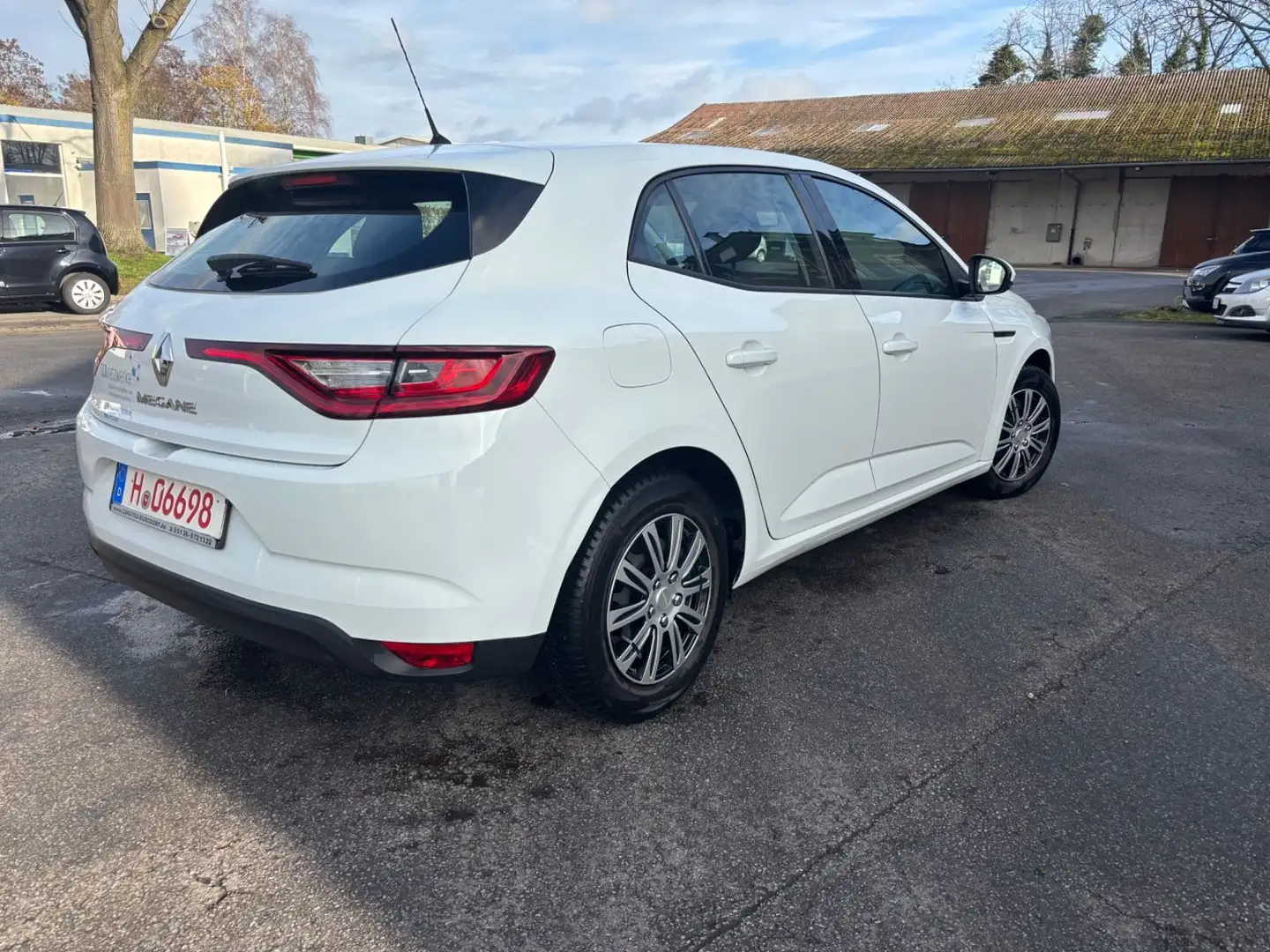 Renault Megane IV Lim. 5-trg. Life*Klimaanlage*6 Gang* Weiß - 2