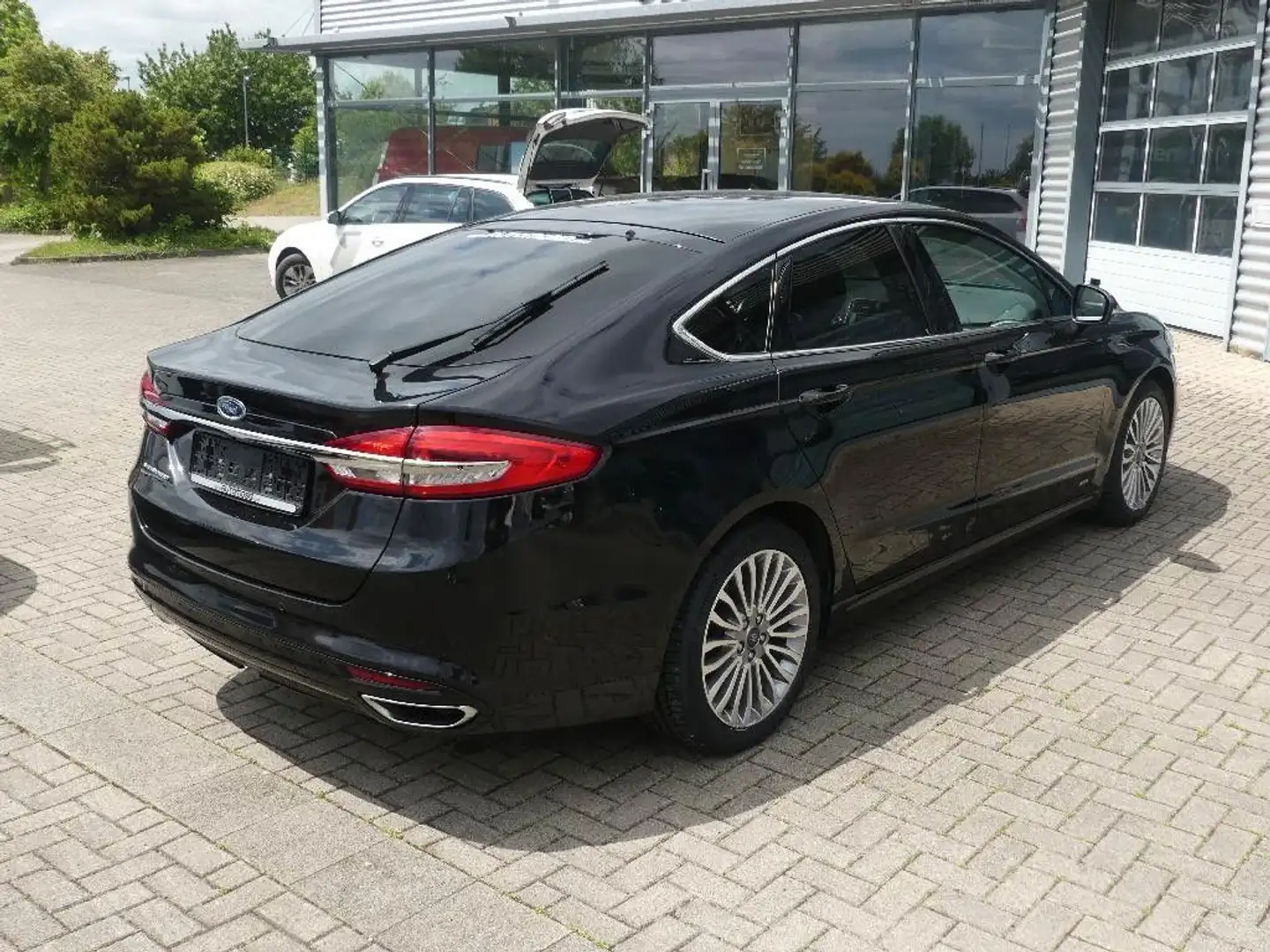 Ford Mondeo Lim. Titanium AWD Siyah - 2
