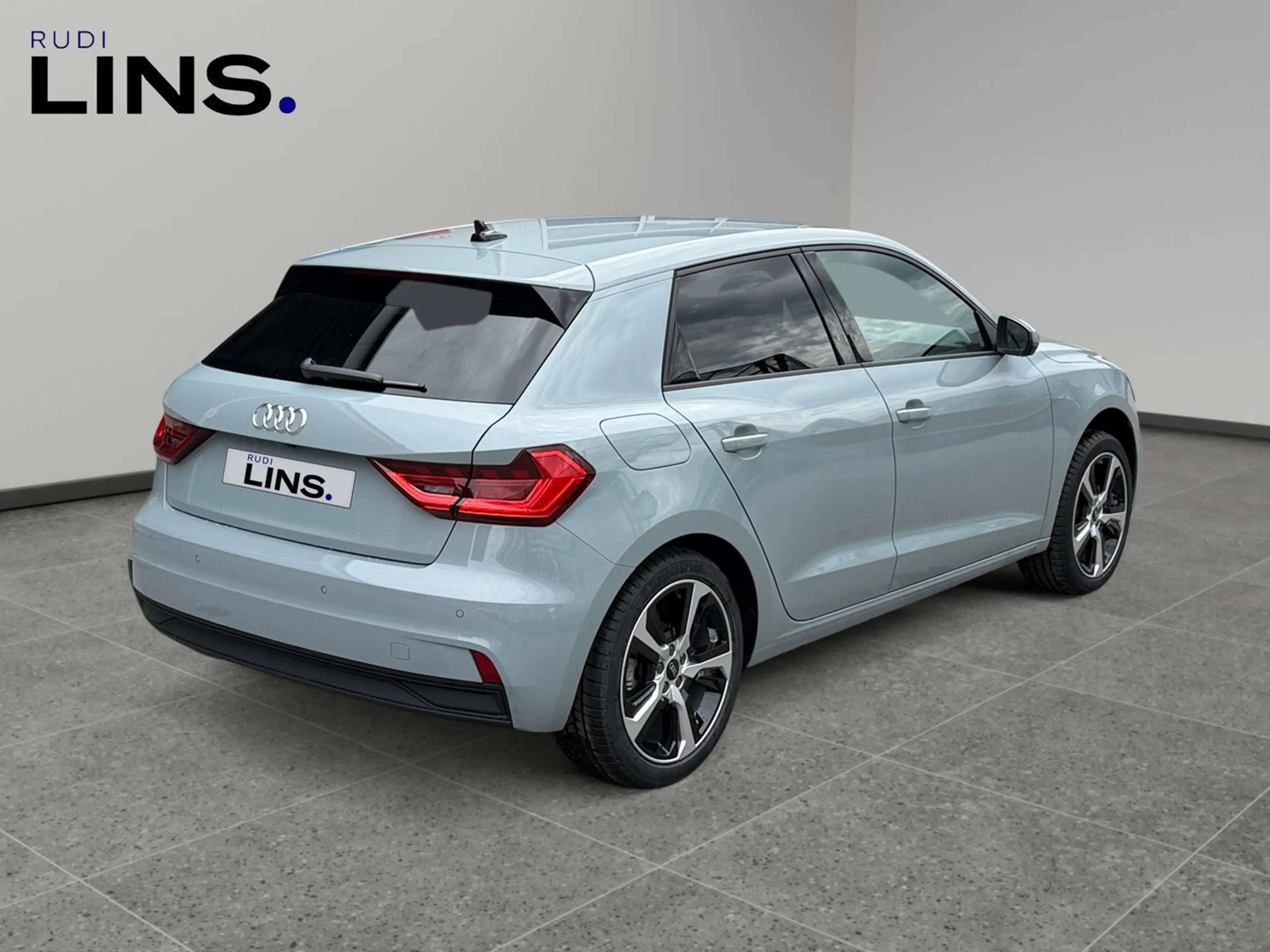 Audi A1 30 TFSI intense — photo 5