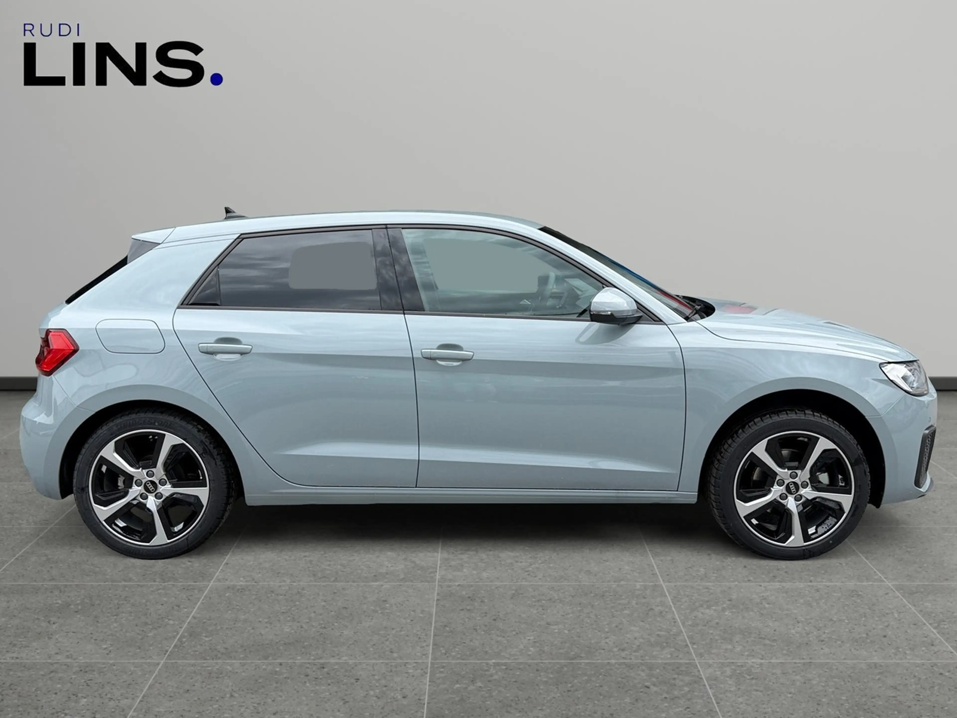 Audi A1 30 TFSI intense — photo 6