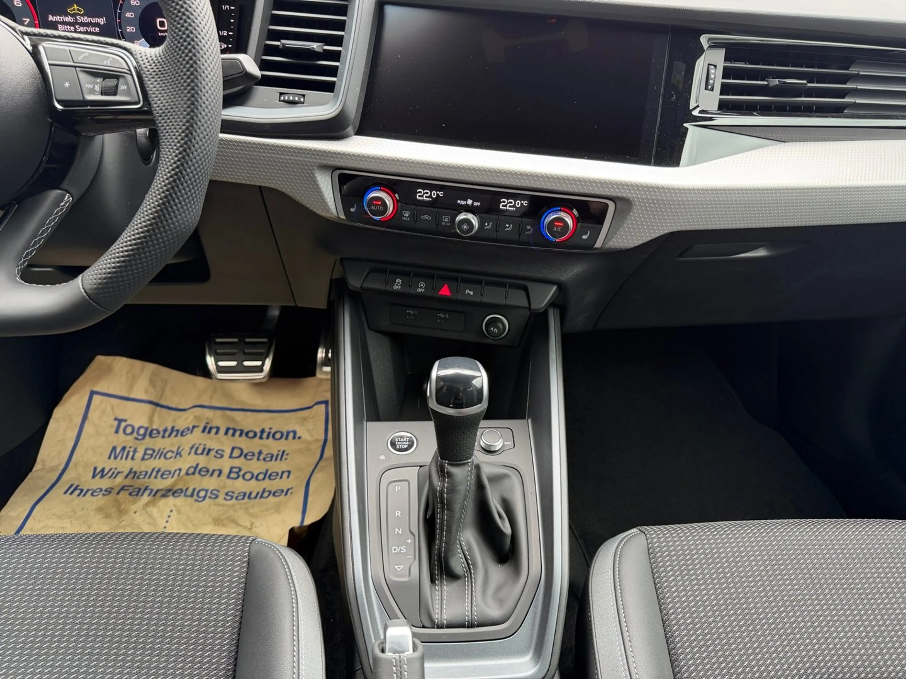 Audi A1 30 TFSI intense — photo 11