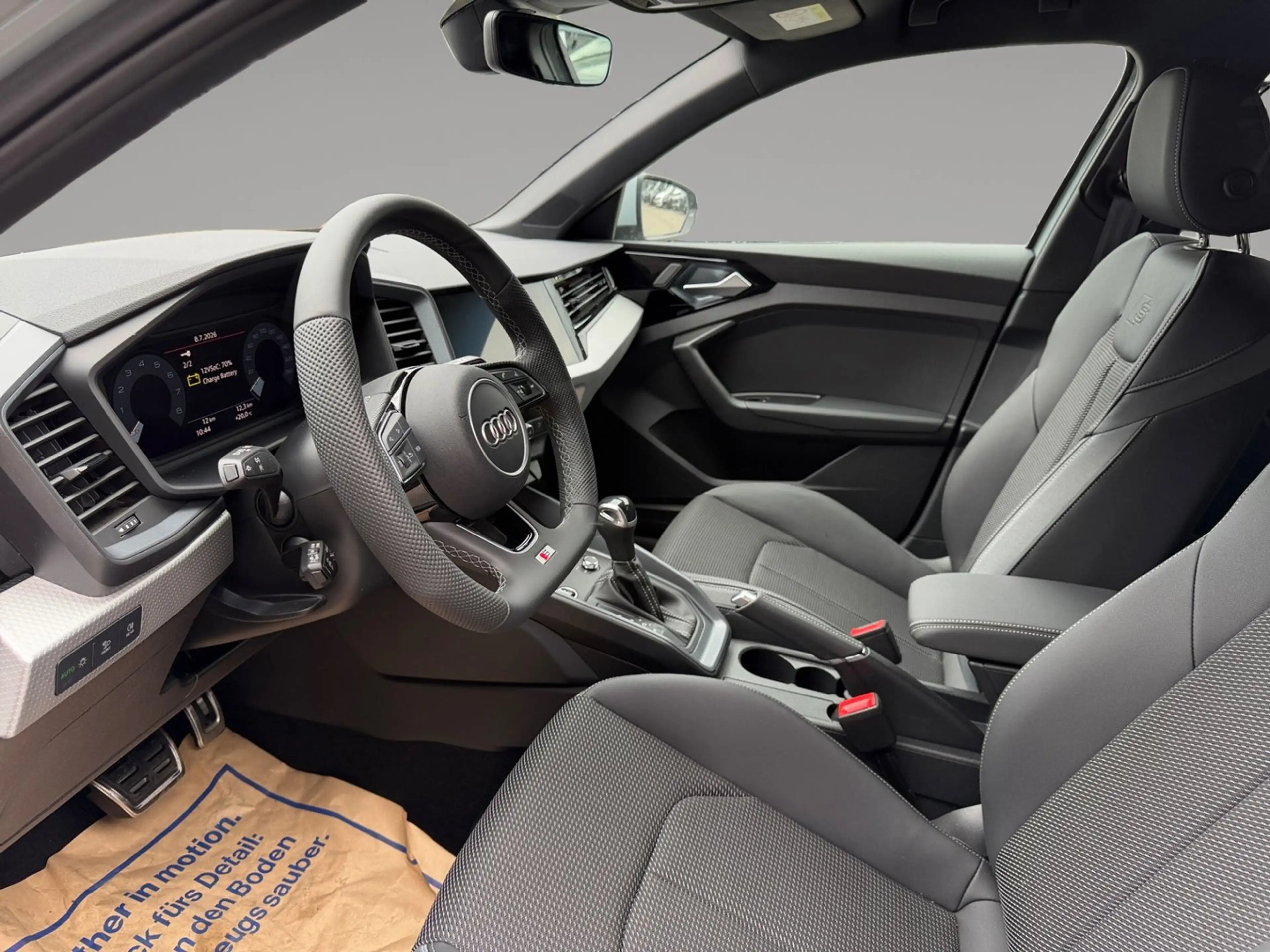 Audi A1 30 TFSI intense — photo 9