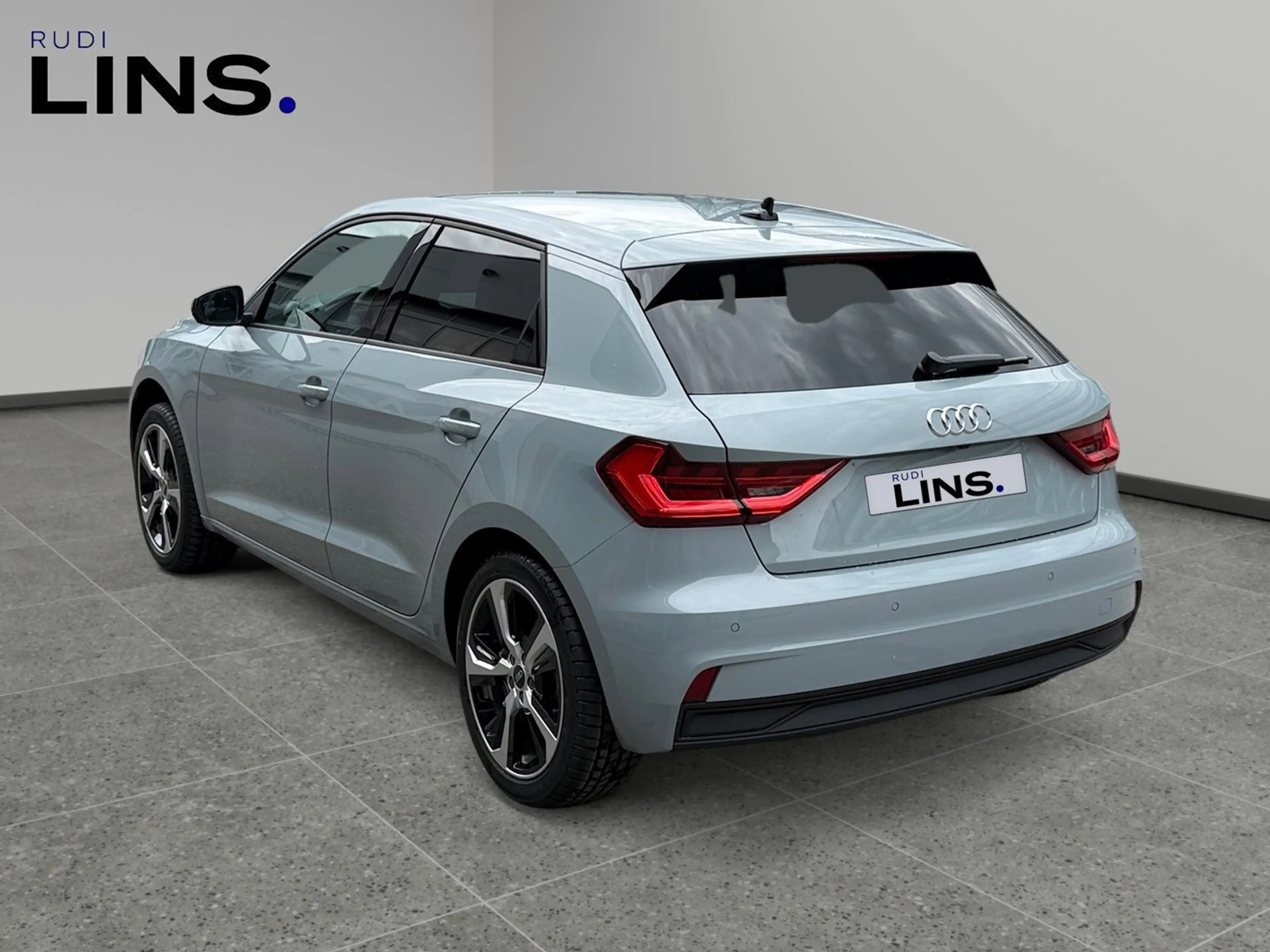 Audi A1 30 TFSI intense — photo 3
