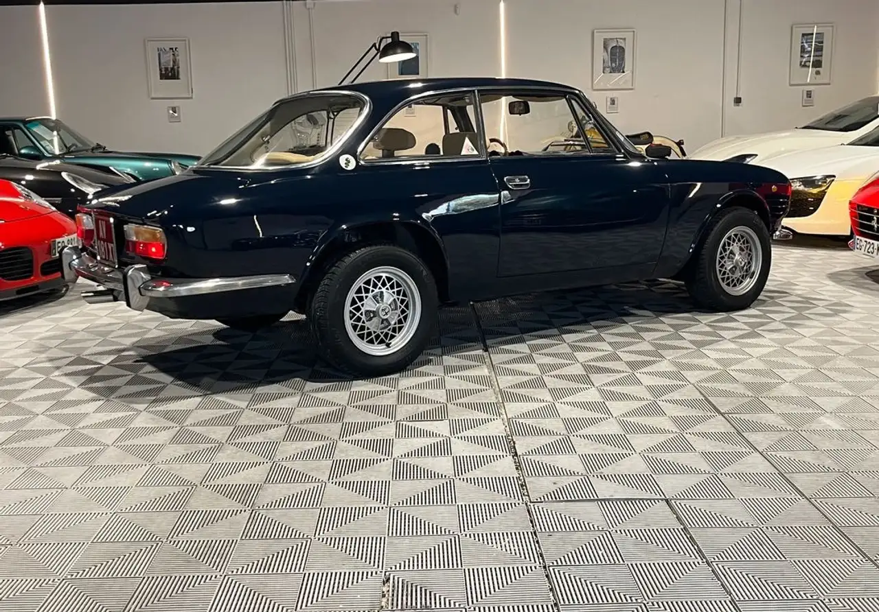 Alfa Romeo Giulia 2000 GT Veloce – Restauration Complète, foto 7
