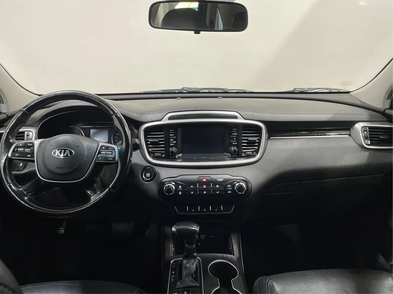 Kia Sorento снимка Kia Sorento