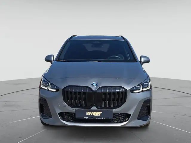 BMW 2 Series view 2