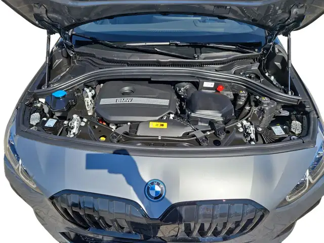 BMW 2 Series view 11