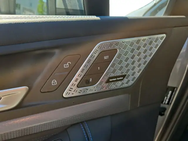 BMW 2 Series view 10