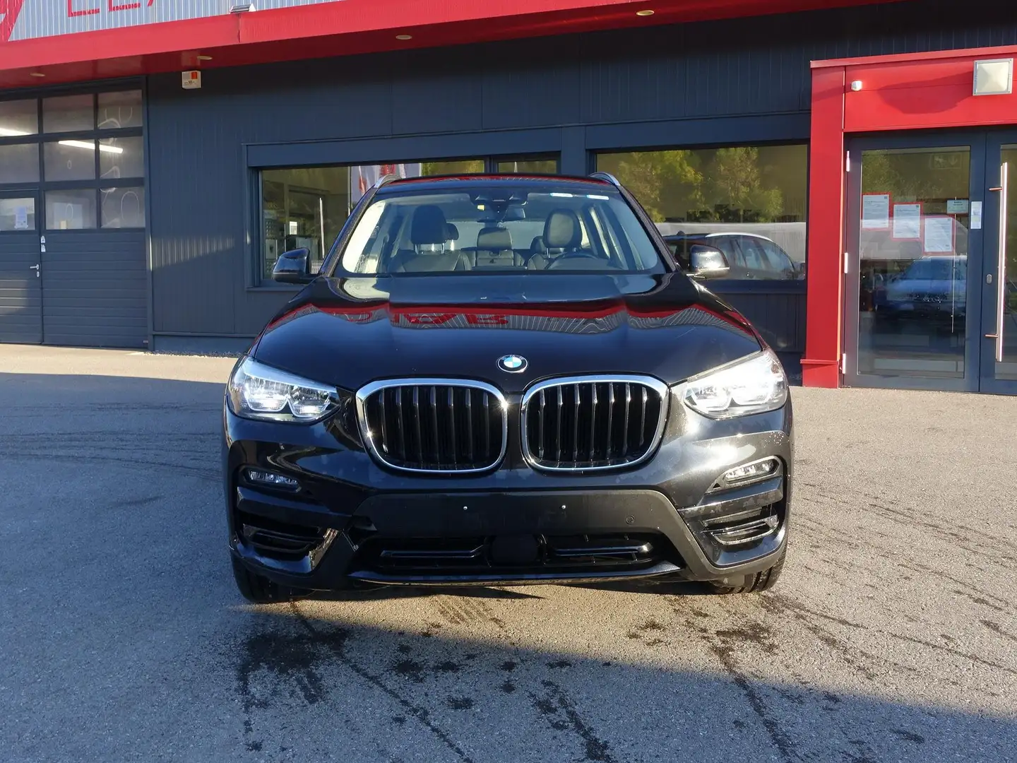 BMW X3 xDrive 30 e Advantage Schwarz - 1