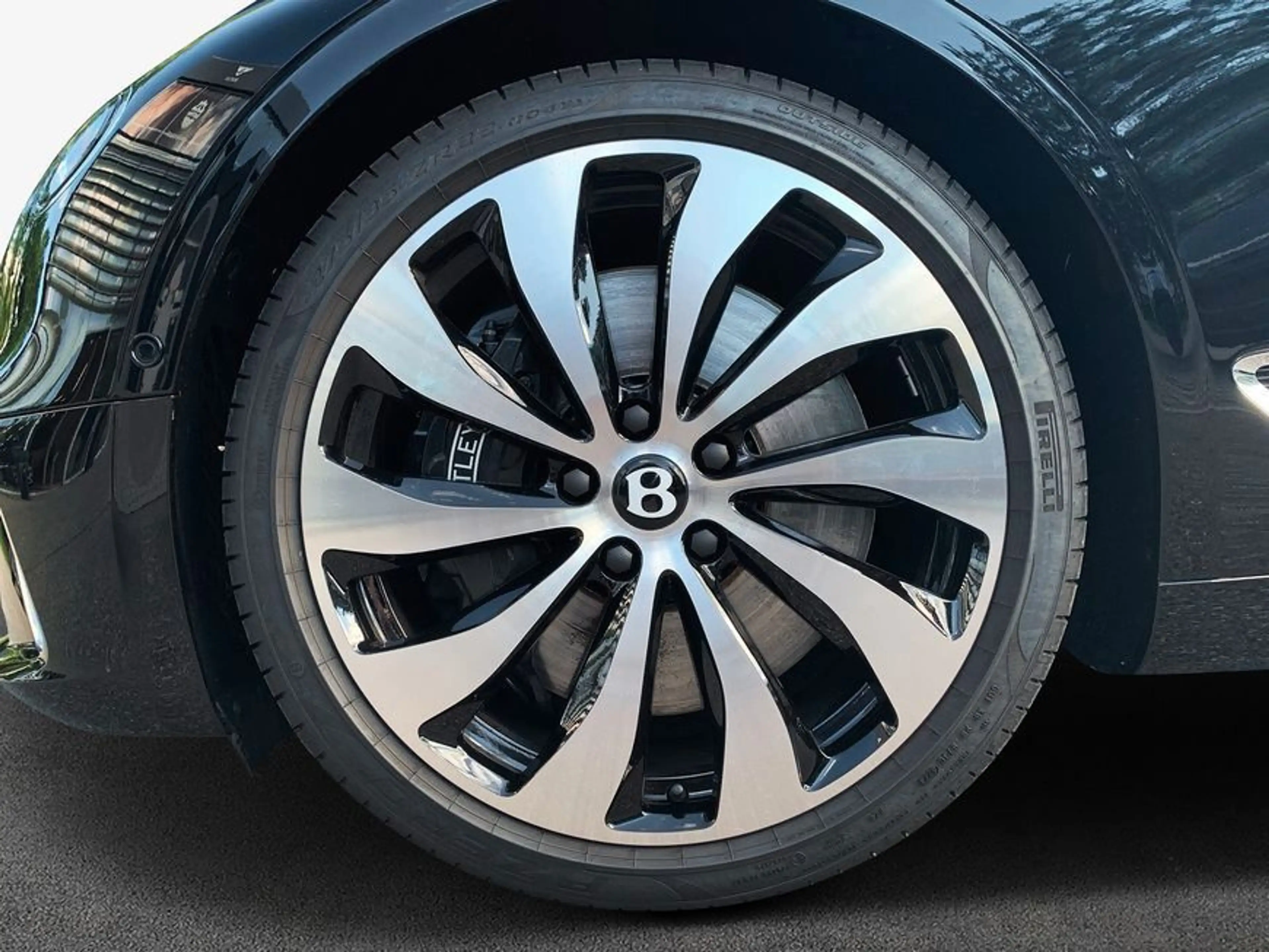 Bentley Continental GTC New Continental GTC V8 Azure / Verbrenner — photo 6