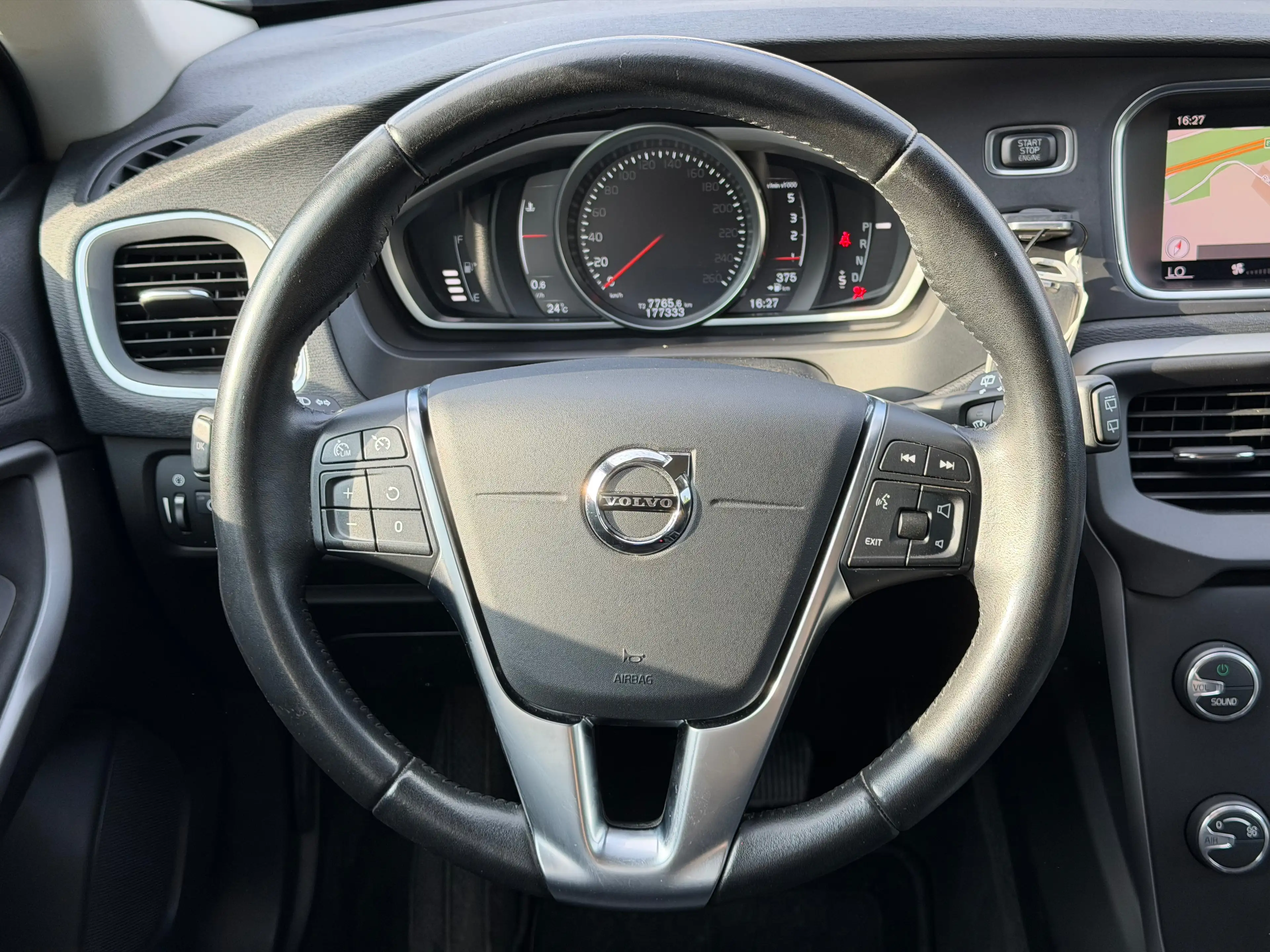 Volvo V40 V40 2.0D/Boite Automatique — photo 9