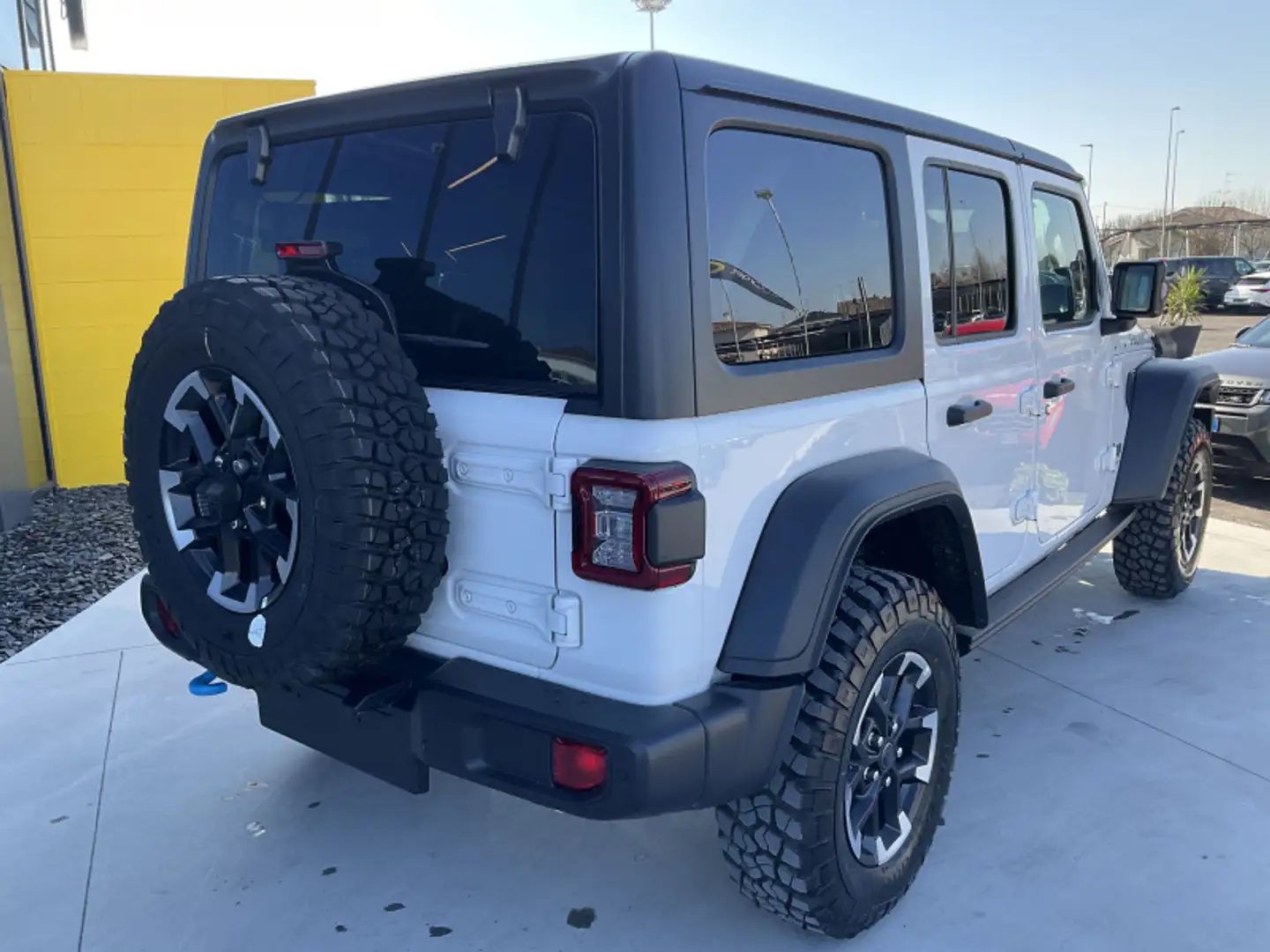 Jeep Wrangler Unlimited 2.0 PHEV ATX 4xe Rubicon Bianco - 2
