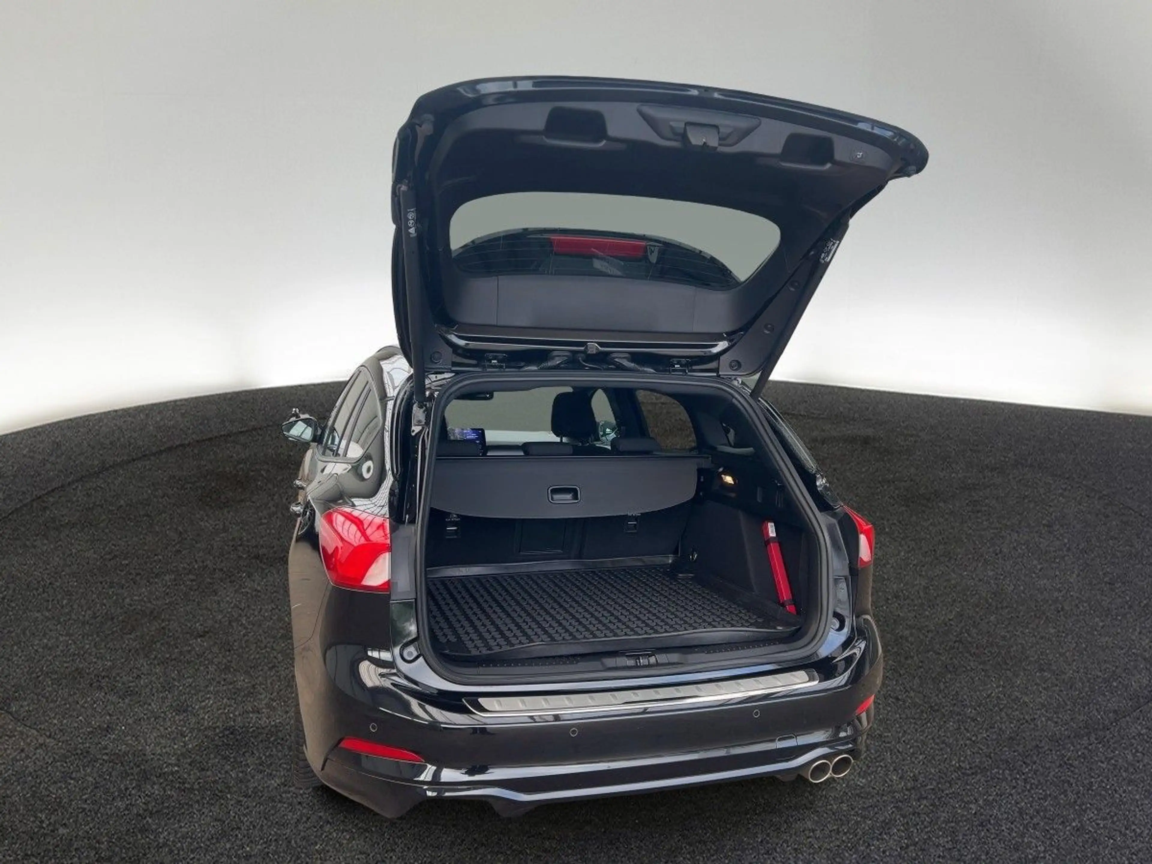 Ford Focus Turnier 1.0 EcoBoost Hybrid ST-Line 6-Gang — photo 9