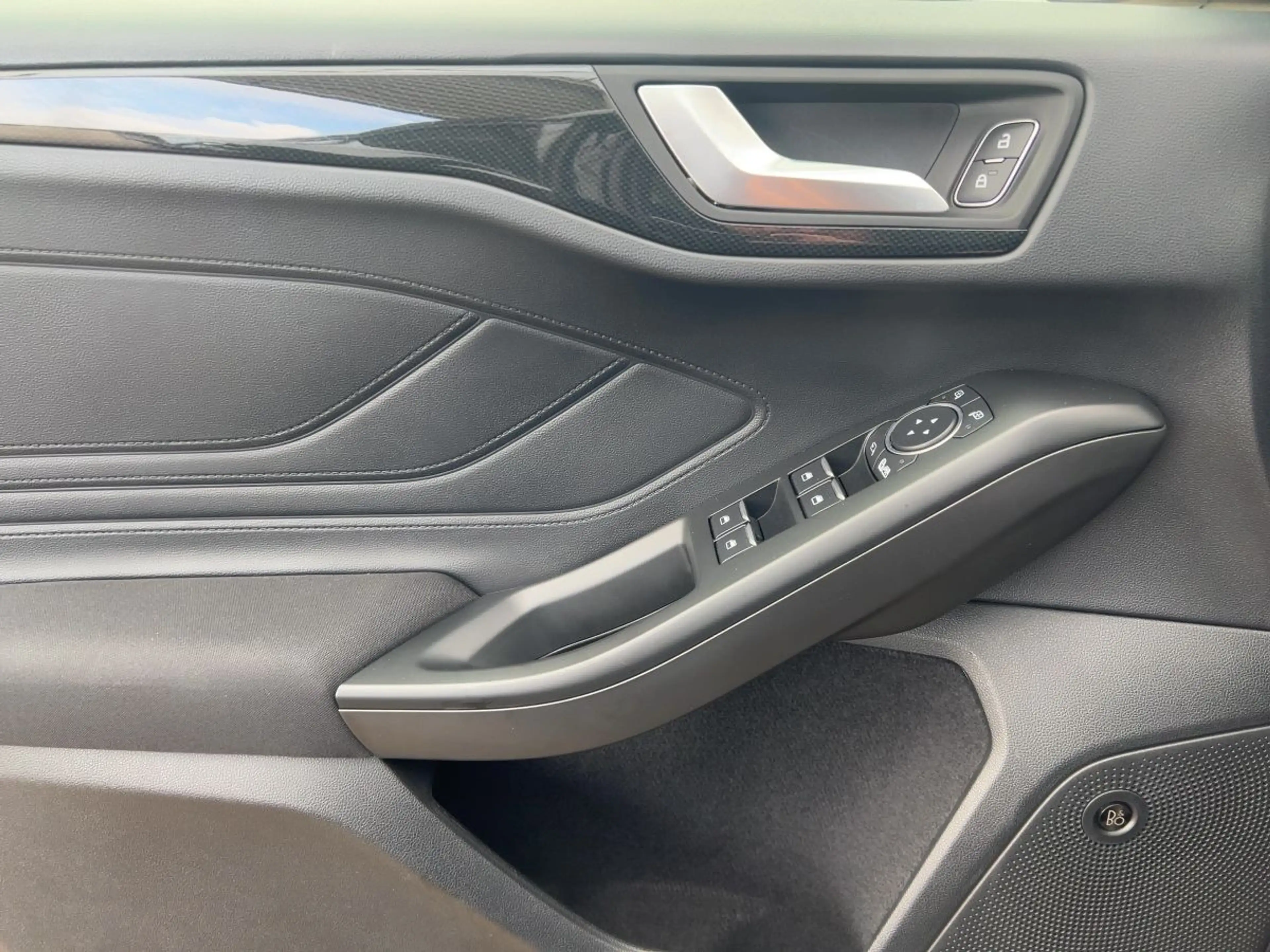 Ford Focus Turnier 1.0 EcoBoost Hybrid ST-Line 6-Gang — photo 13