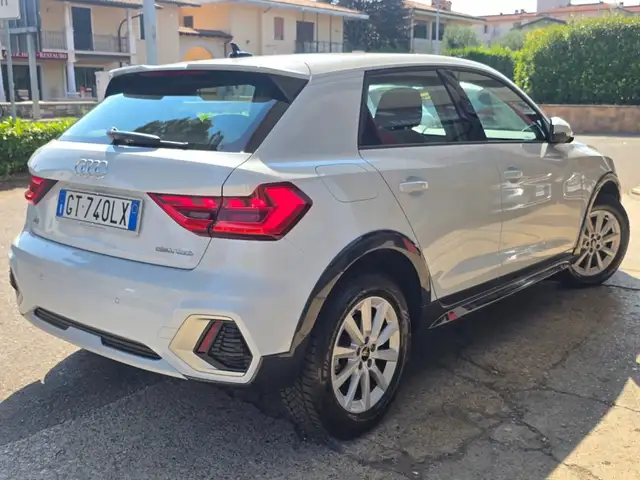 Audi A1 view 11