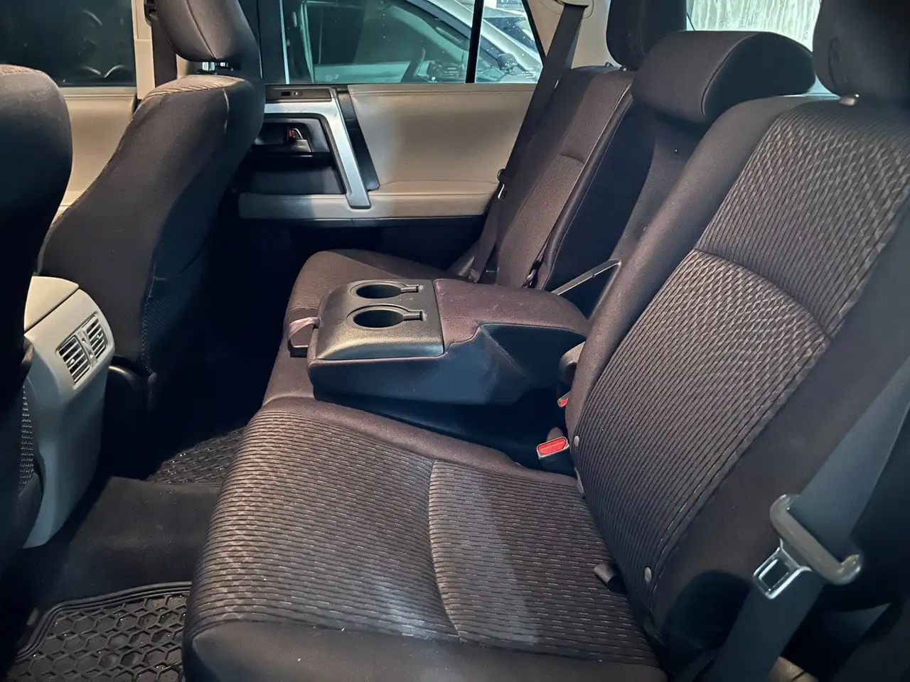 Toyota 4-Runner снимка Toyota 4-Runner