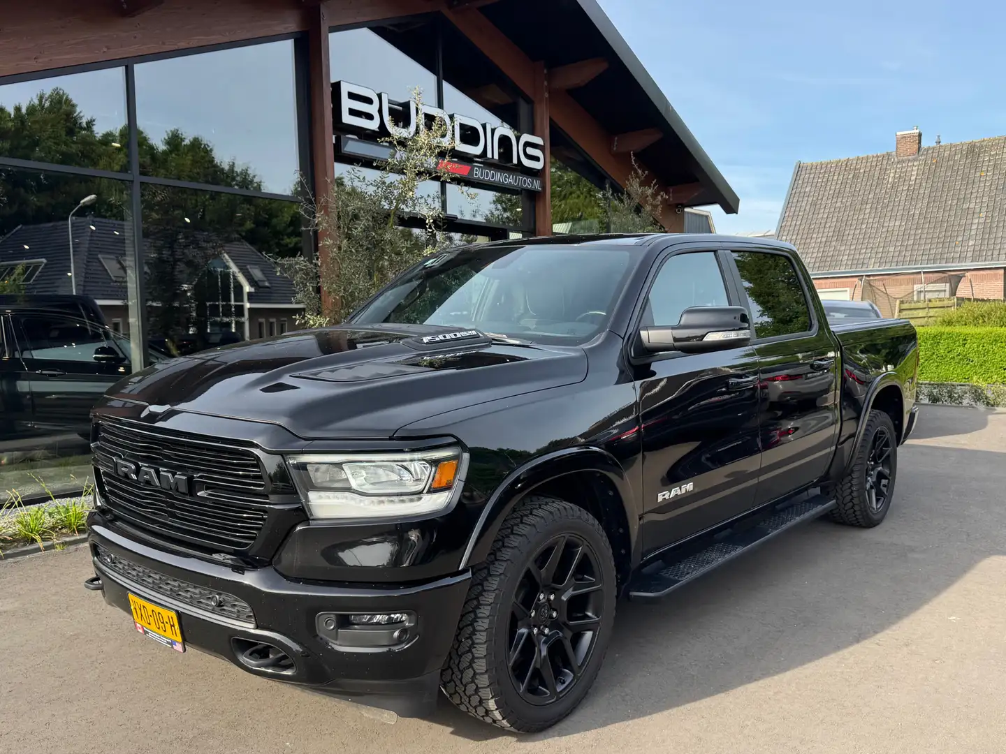 Dodge RAM 1500 5.7 V8 4x4 Crew Cab Laramie Sport LPG Zwart - 1