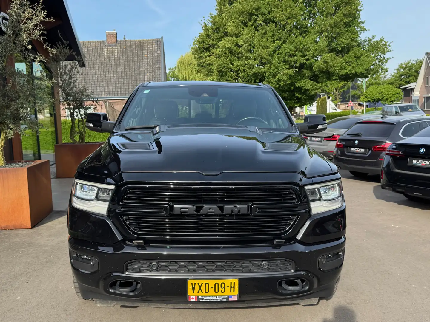 Dodge RAM 1500 5.7 V8 4x4 Crew Cab Laramie Sport LPG Zwart - 2