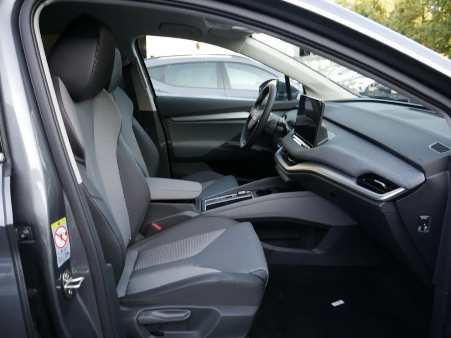 Skoda Enyaq 60 MEMORY PDC SHZ KAMERA NAVI ACC LED Grau - 2