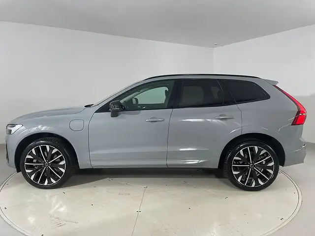 Volvo XC60 T6 AWD PHEV 4 Life 18,8kWh Plus Dark Aut. | Sta... Ansicht 3