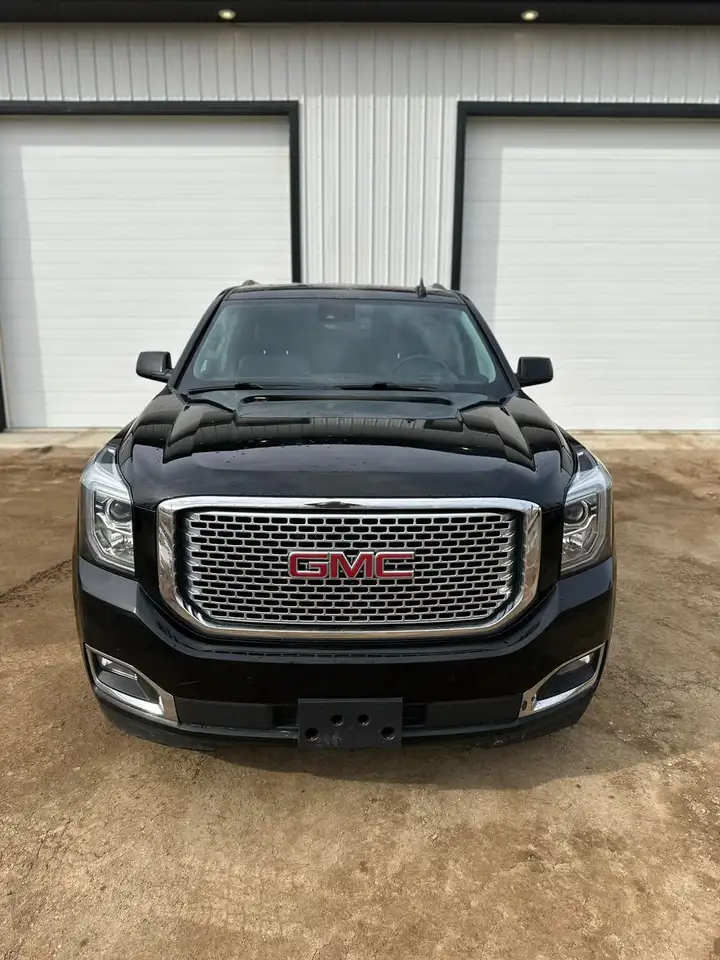 GMC Yukon снимка GMC Yukon