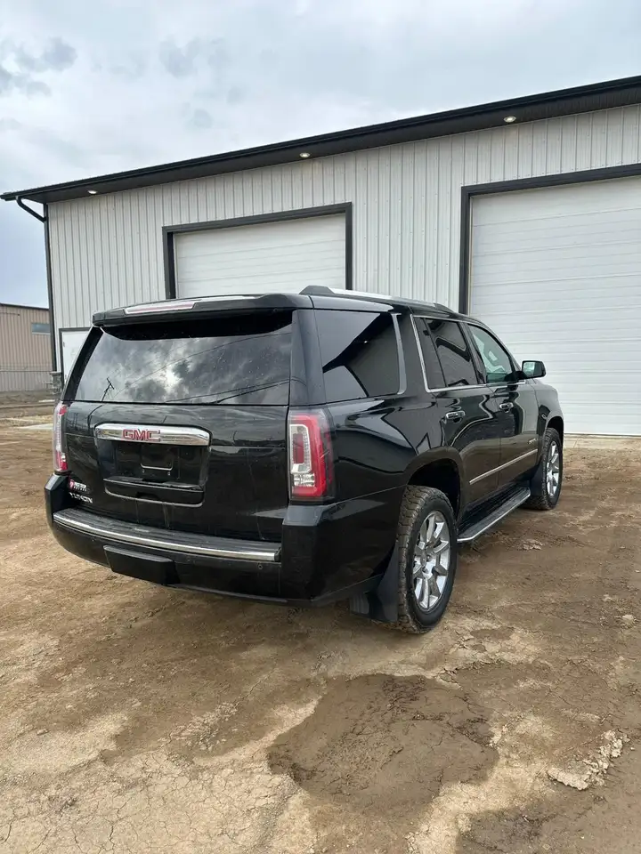 GMC Yukon снимка GMC Yukon