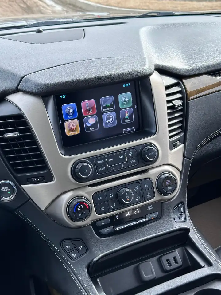 GMC Yukon снимка GMC Yukon