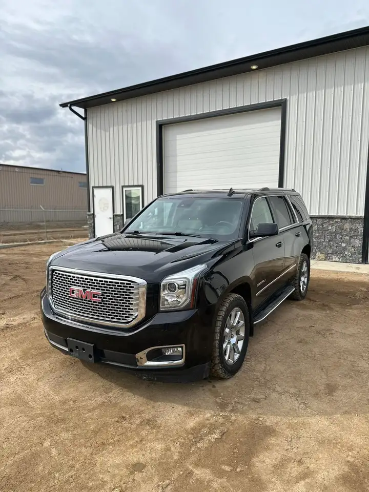 GMC Yukon снимка GMC Yukon