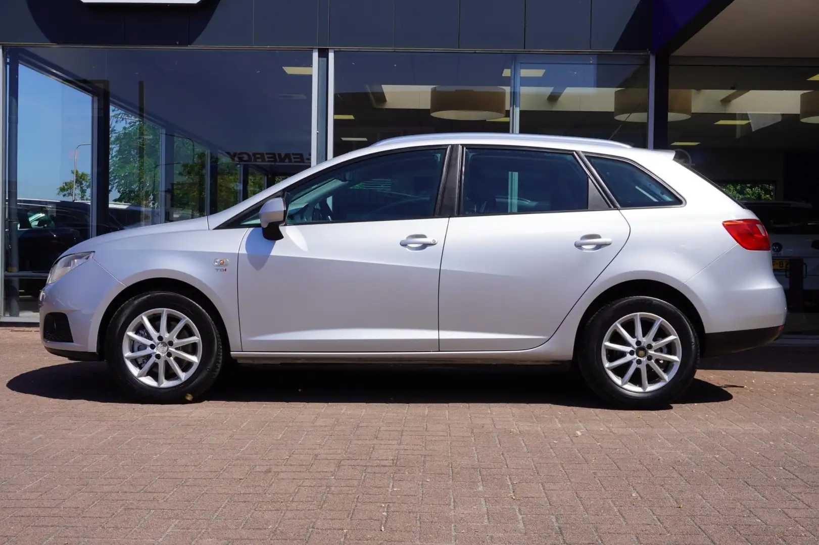 SEAT Ibiza ST 1.6 TDI Style 5deurs | Airco | Trekhaak | Elek. Grijs - 2