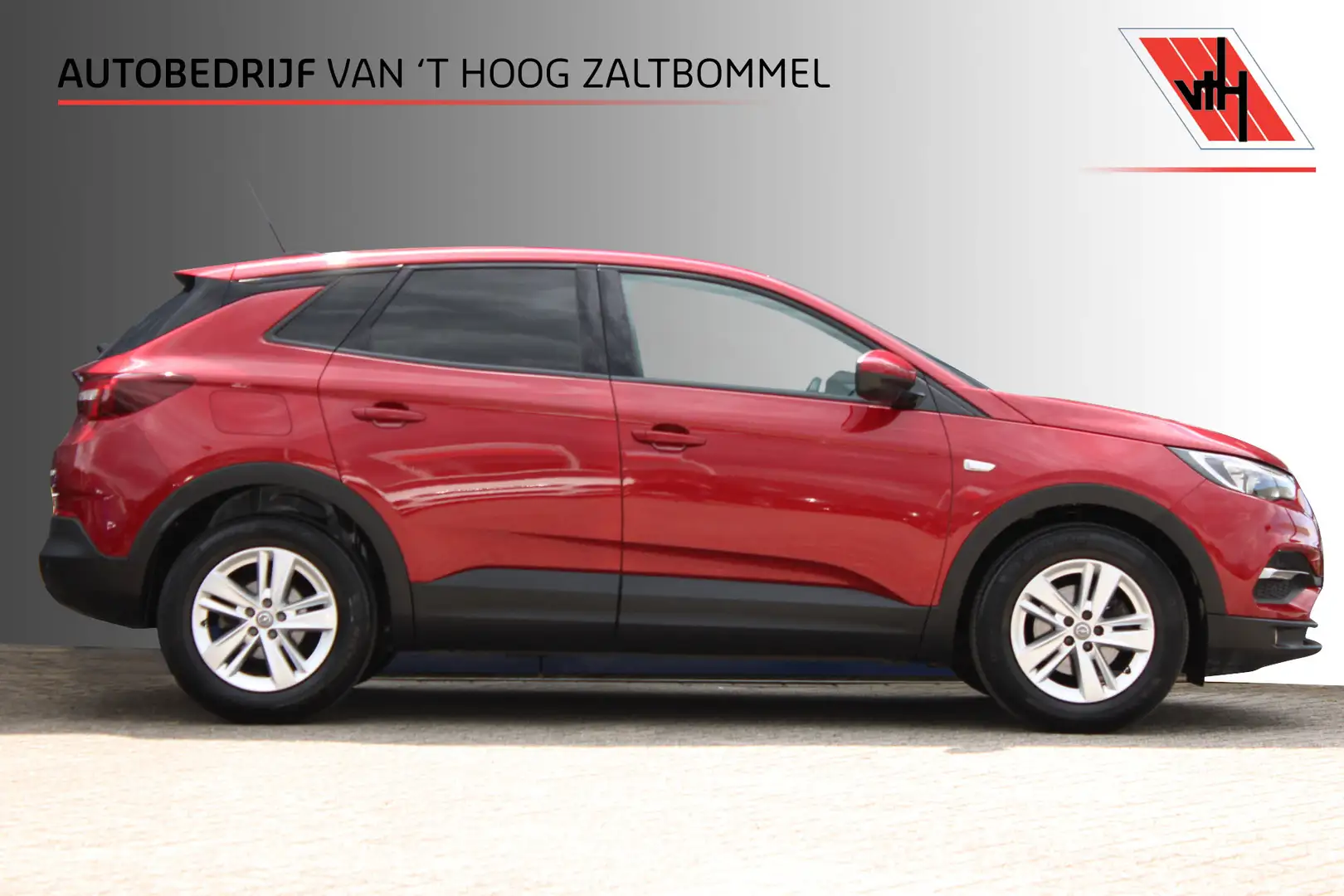 Opel Grandland X 1.2 Turbo 130pk Automaat Innovation AGR CARPLAY WI Rood - 1